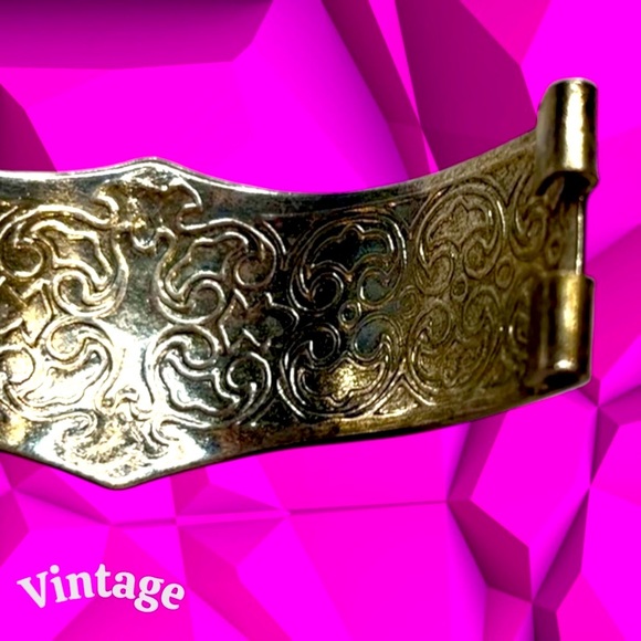 Vintage Hamsa Silver Camel Motif Bracelet - Picture 10 of 15